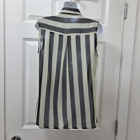 Sheer Top - Picture 2 of 6